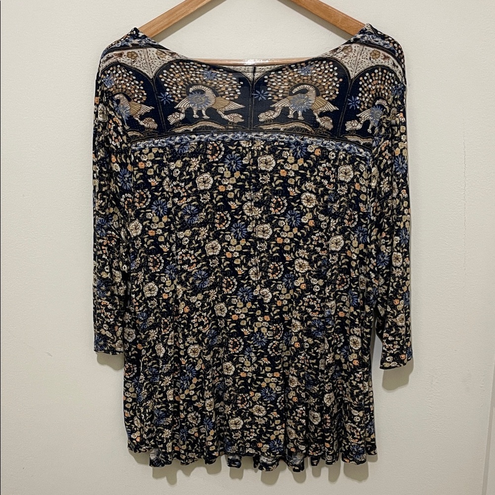 Lucky Brand Blue Floral V-Neck Button-down Top - Soft Knit Tunic, Size 3X - Picture 7 of 11